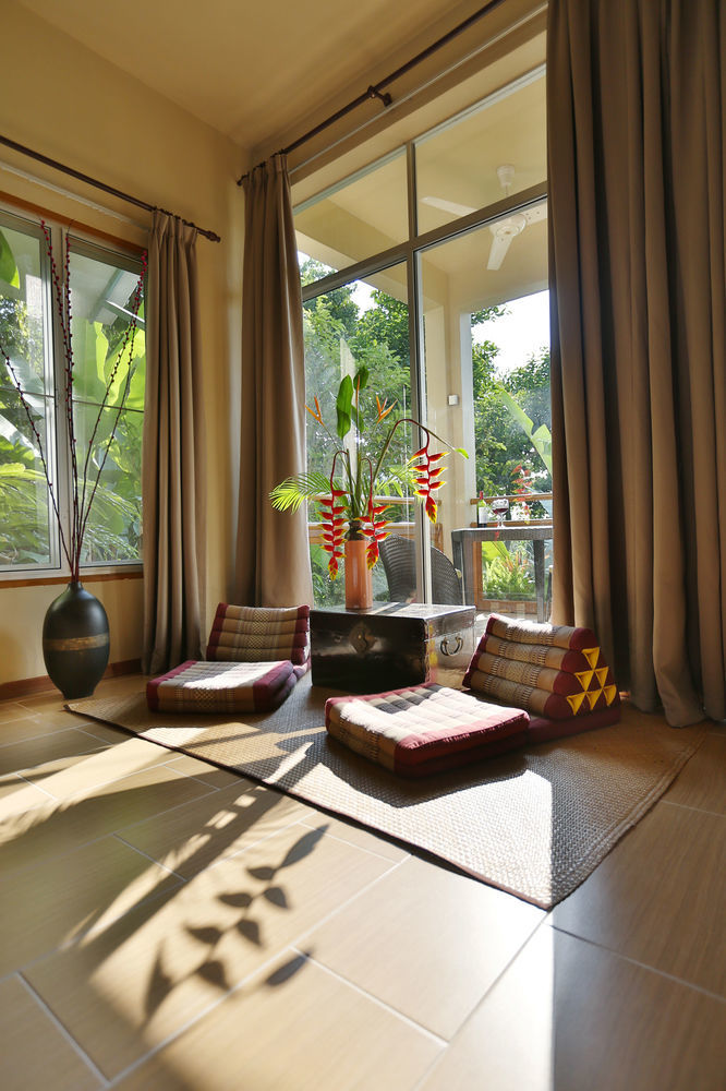 Ambong Rainforest Retreat Pantai Tengah  Dış mekan fotoğraf